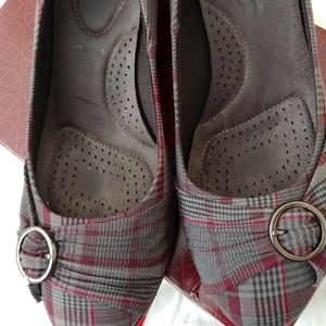 Women's wedge heels size 11.5